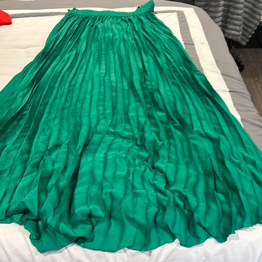 Aakaa Emerald Green Pleated Maxi Dress